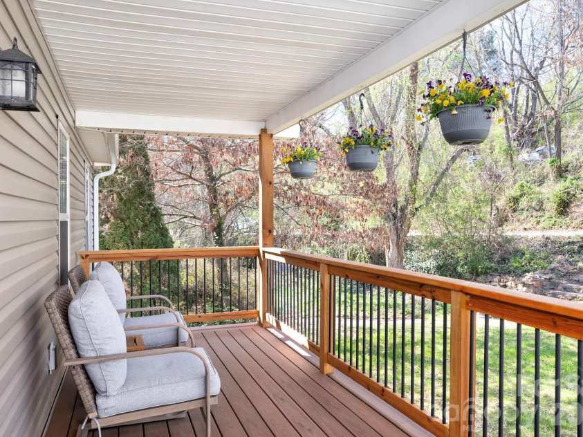 60 Huffman Road, Asheville, NC 28806.  MLS# CAR4361806, YatesRealty ID 9442. Covered Front Porch