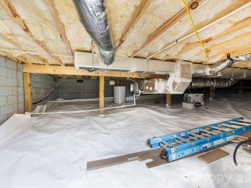 60 Huffman Road, Asheville, NC 28806.  MLS# CAR4361806, YatesRealty ID 9442. Partially Encapsulated Crawlspace