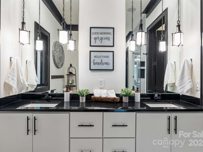 231 Sunny Path Lane, Statesville, NC 28677.  MLS# CAR4232133, YatesRealty ID 9444. 