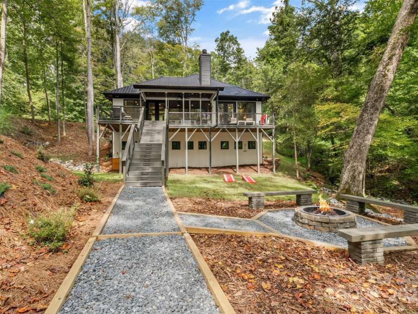 231 Sunny Path Lane, Statesville, NC 28677.  MLS# CAR4232133, YatesRealty ID 9444. 