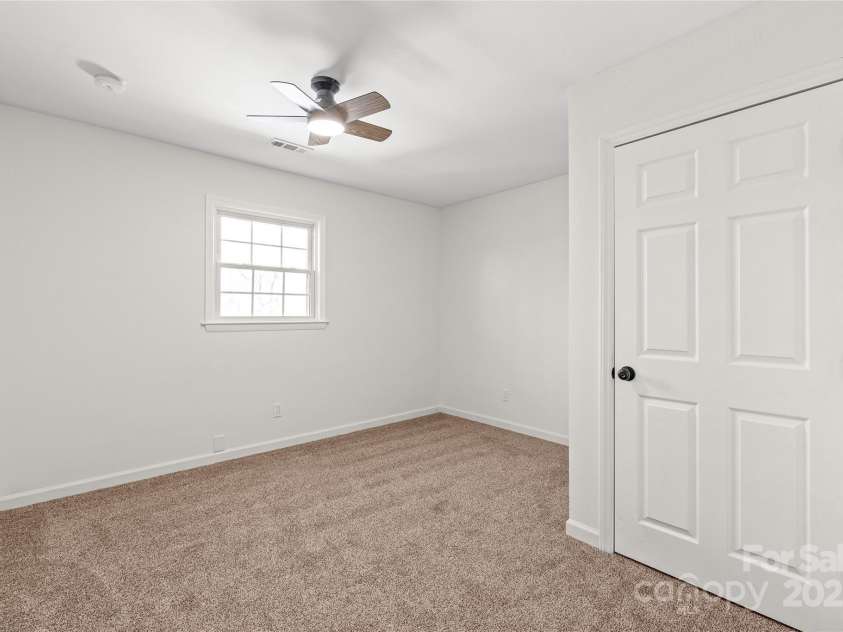 809 23rd Street Street, Newton, NC 28658.  MLS# CAR4234547, YatesRealty ID 9445. 