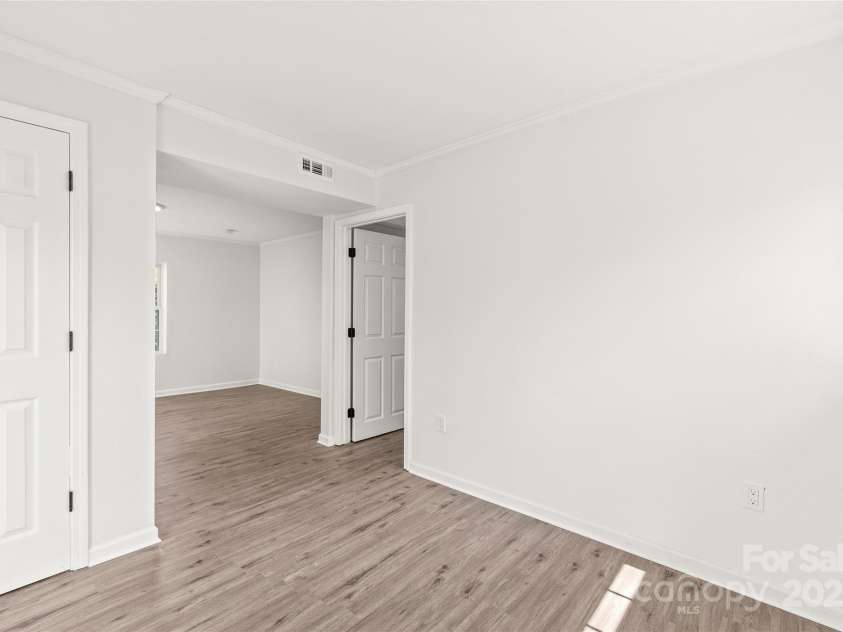 809 23rd Street Street, Newton, NC 28658.  MLS# CAR4234547, YatesRealty ID 9445. 