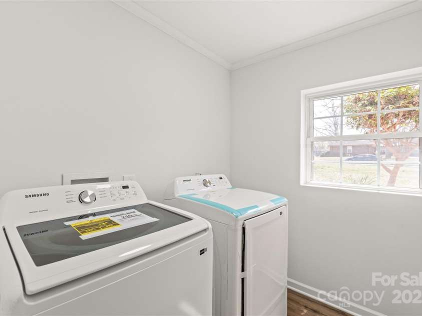 809 23rd Street Street, Newton, NC 28658.  MLS# CAR4234547, YatesRealty ID 9445. 