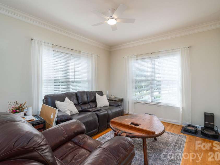 962 Huntington Hills Drive, Lincolnton, NC 28092.  MLS# CAR4357779, YatesRealty ID 9446. 