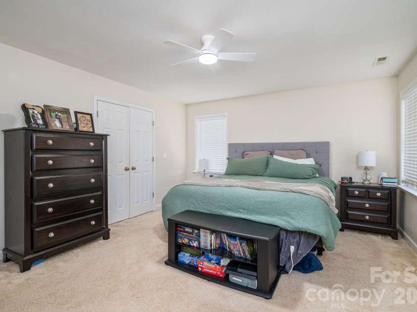 962 Huntington Hills Drive, Lincolnton, NC 28092.  MLS# CAR4357779, YatesRealty ID 9446. 