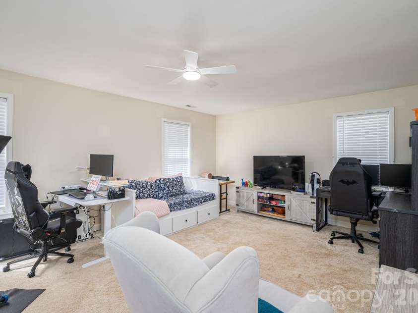 962 Huntington Hills Drive, Lincolnton, NC 28092.  MLS# CAR4357779, YatesRealty ID 9446. 