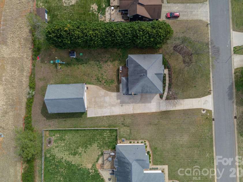 962 Huntington Hills Drive, Lincolnton, NC 28092.  MLS# CAR4357779, YatesRealty ID 9446. 