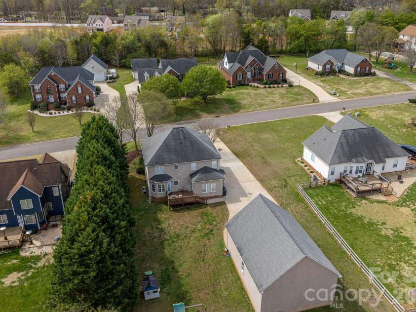 962 Huntington Hills Drive, Lincolnton, NC 28092.  MLS# CAR4357779, YatesRealty ID 9446. 