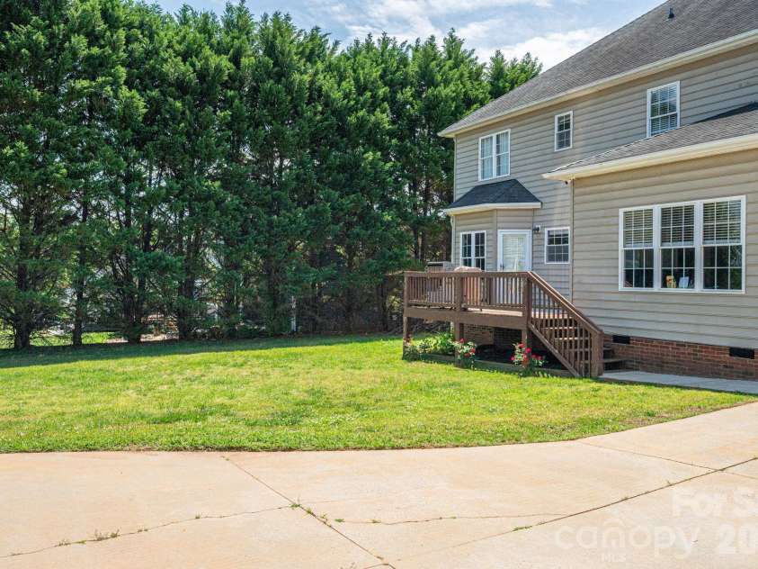 962 Huntington Hills Drive, Lincolnton, NC 28092.  MLS# CAR4357779, YatesRealty ID 9446. 