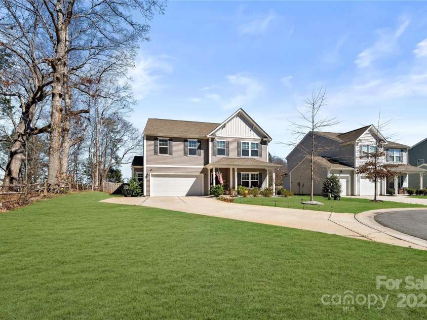 1036 Bramcote Lane, Charlotte, NC 28215.  MLS# CAR4228462, YatesRealty ID 9449. 