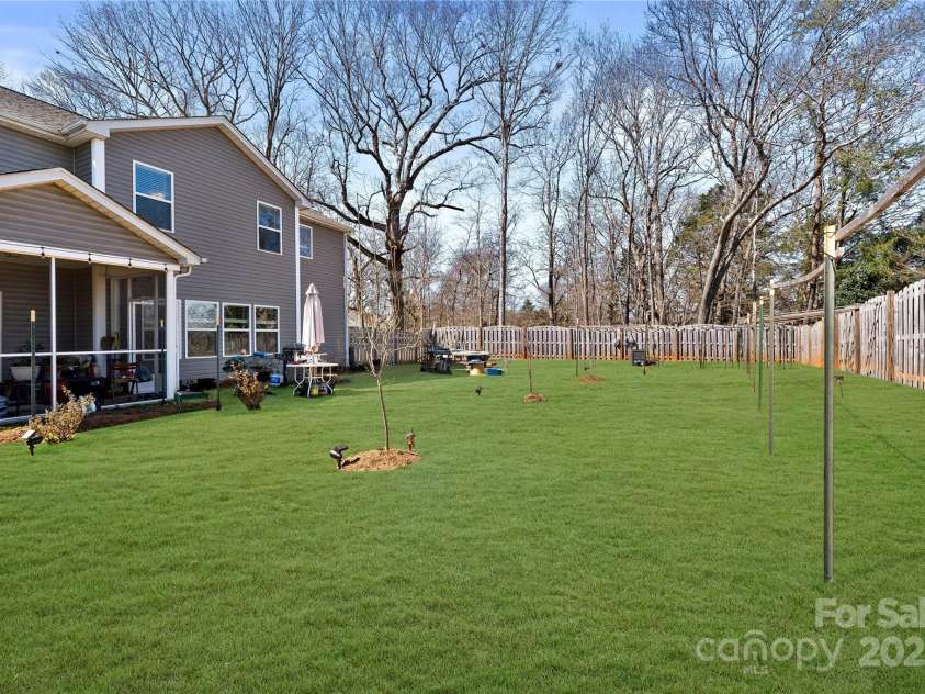 1036 Bramcote Lane, Charlotte, NC 28215.  MLS# CAR4228462, YatesRealty ID 9449. 