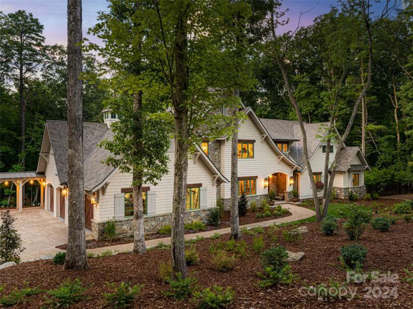 224 Fern Grove Court, Asheville, NC 28803.  MLS# CAR4173009, YatesRealty ID 945. 