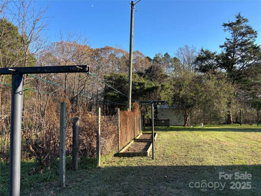 4220 Woodleaf Road, Salisbury, NC 28147.  MLS# CAR4205862, YatesRealty ID 9450. 