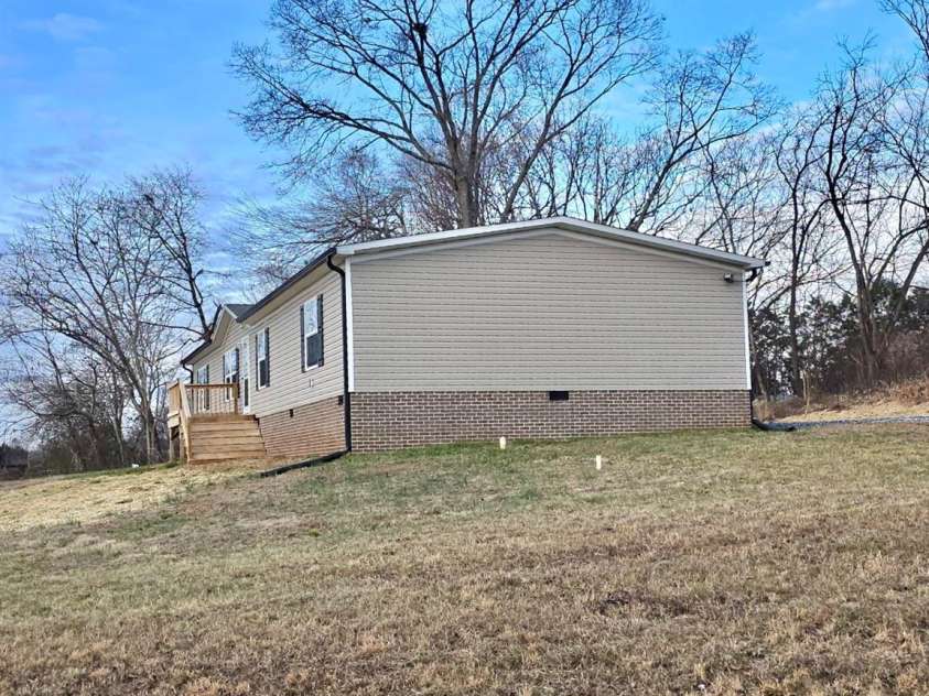 44 Howard Norton Drive, Hiddenite, NC 28636.  MLS# CAR4339843, YatesRealty ID 9450. 