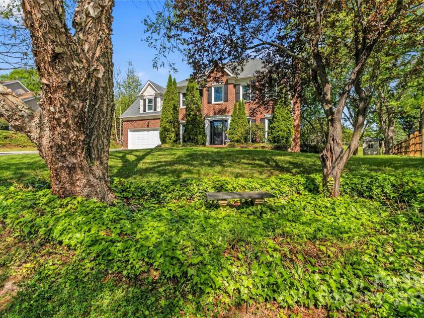 111 Woodfern Place, Mooresville, NC 28115.  MLS# CAR4247793, YatesRealty ID 9451. 