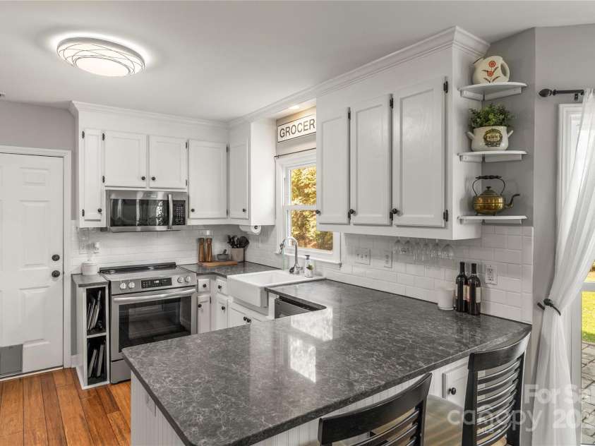 111 Woodfern Place, Mooresville, NC 28115.  MLS# CAR4247793, YatesRealty ID 9451. 