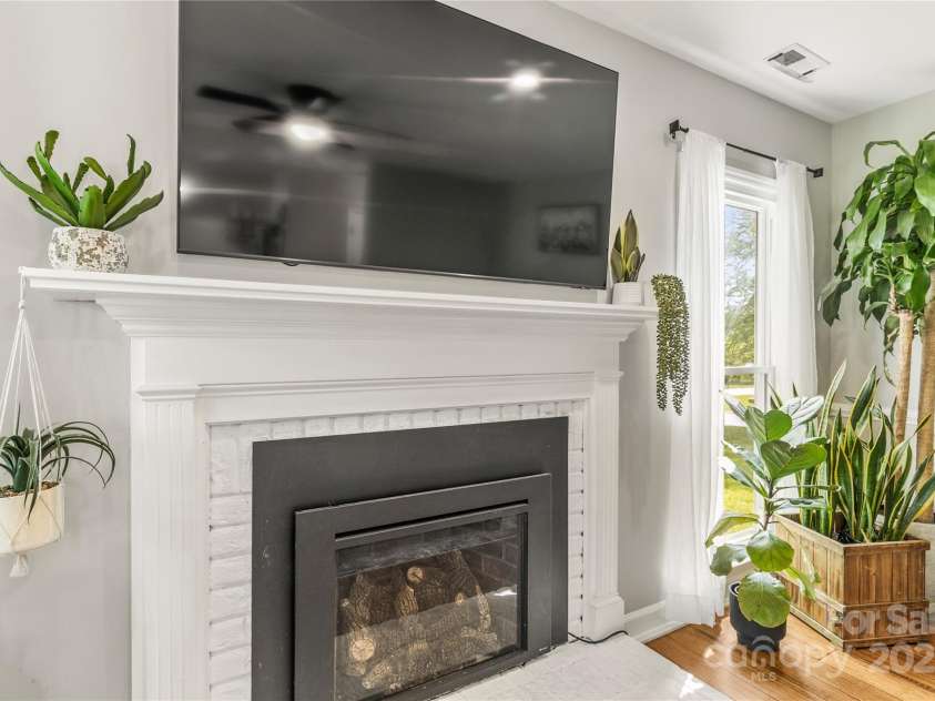 111 Woodfern Place, Mooresville, NC 28115.  MLS# CAR4247793, YatesRealty ID 9451. 
