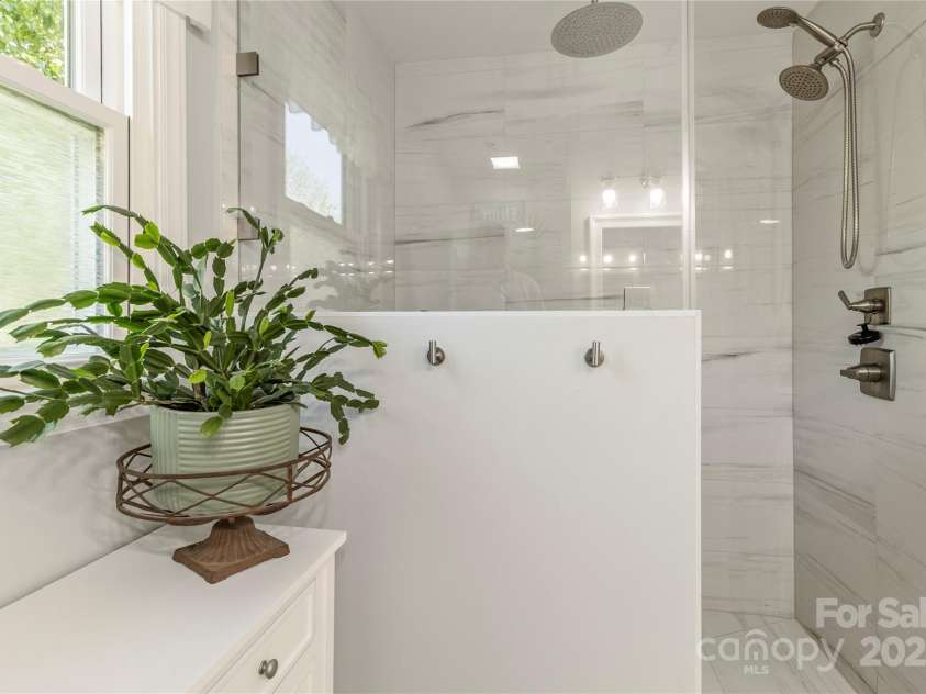 111 Woodfern Place, Mooresville, NC 28115.  MLS# CAR4247793, YatesRealty ID 9451. 