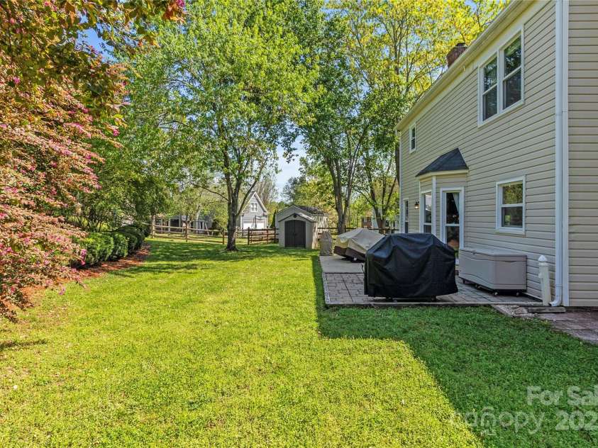 111 Woodfern Place, Mooresville, NC 28115.  MLS# CAR4247793, YatesRealty ID 9451. 