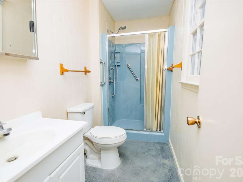 205 Bond Street, Marion, NC 28752.  MLS# CAR4366015, YatesRealty ID 9452. 