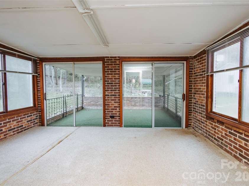 205 Bond Street, Marion, NC 28752.  MLS# CAR4366015, YatesRealty ID 9452. 