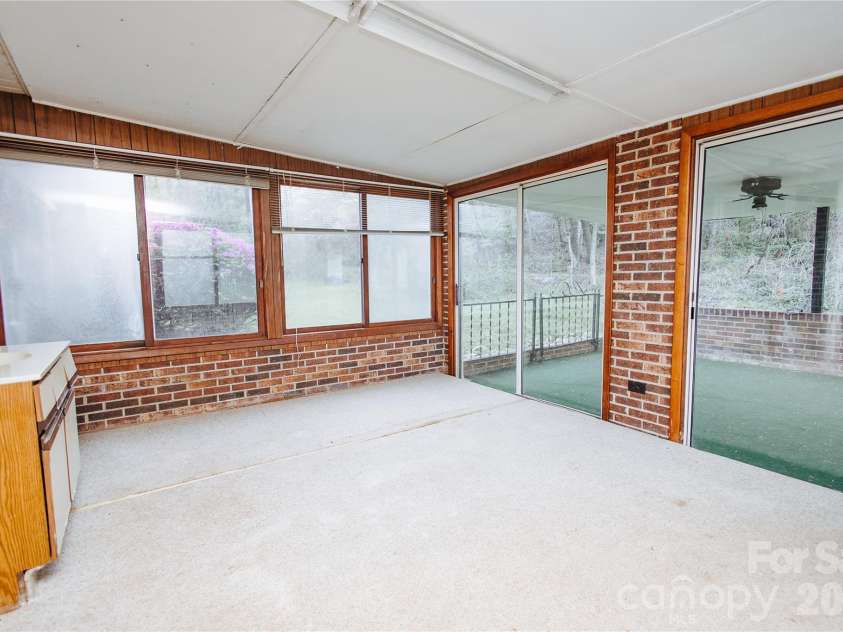 205 Bond Street, Marion, NC 28752.  MLS# CAR4366015, YatesRealty ID 9452. 