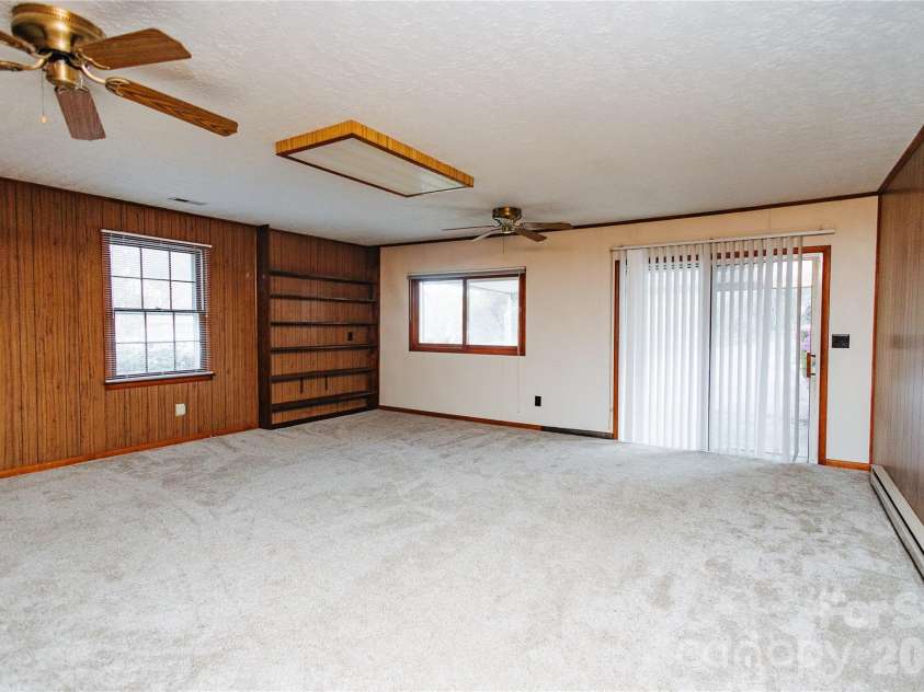205 Bond Street, Marion, NC 28752.  MLS# CAR4366015, YatesRealty ID 9452. 