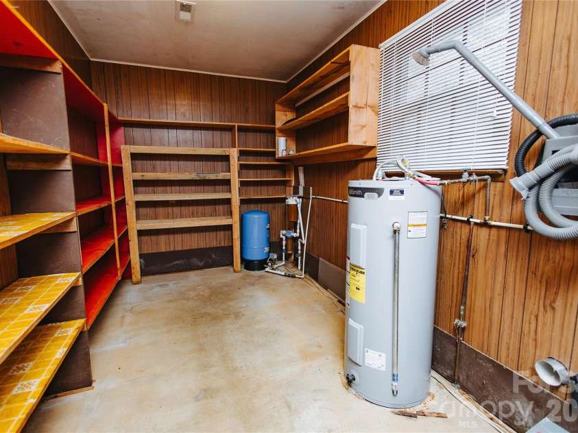 205 Bond Street, Marion, NC 28752.  MLS# CAR4366015, YatesRealty ID 9452. 