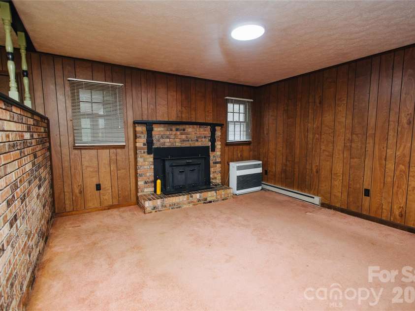 205 Bond Street, Marion, NC 28752.  MLS# CAR4366015, YatesRealty ID 9452. 