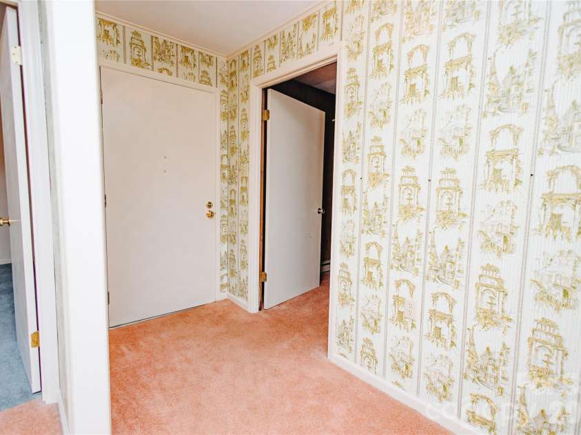 205 Bond Street, Marion, NC 28752.  MLS# CAR4366015, YatesRealty ID 9452. 