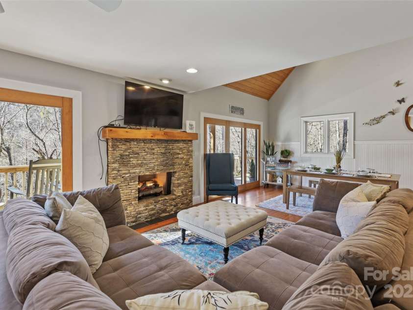 34 Red Cedar Court, Sapphire, NC 28774.  MLS# CAR4224781, YatesRealty ID 9452. 