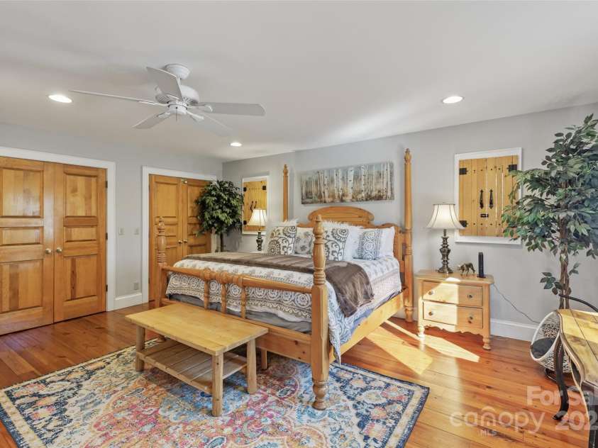 34 Red Cedar Court, Sapphire, NC 28774.  MLS# CAR4224781, YatesRealty ID 9452. 