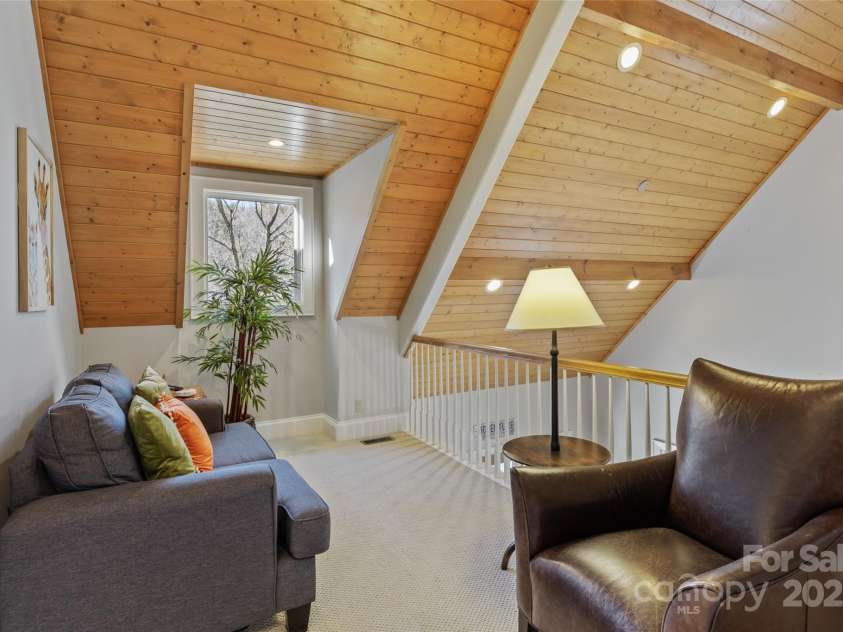 34 Red Cedar Court, Sapphire, NC 28774.  MLS# CAR4224781, YatesRealty ID 9452. 