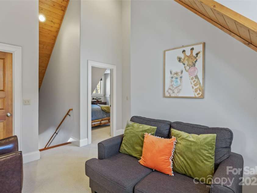 34 Red Cedar Court, Sapphire, NC 28774.  MLS# CAR4224781, YatesRealty ID 9452. 