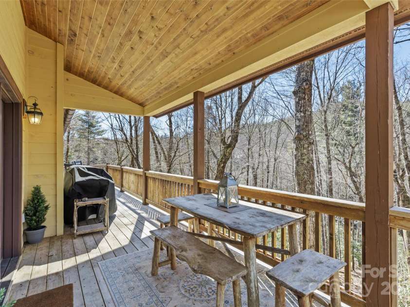 34 Red Cedar Court, Sapphire, NC 28774.  MLS# CAR4224781, YatesRealty ID 9452. 