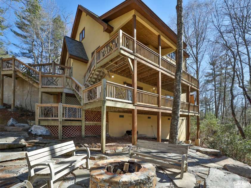 34 Red Cedar Court, Sapphire, NC 28774.  MLS# CAR4224781, YatesRealty ID 9452. 