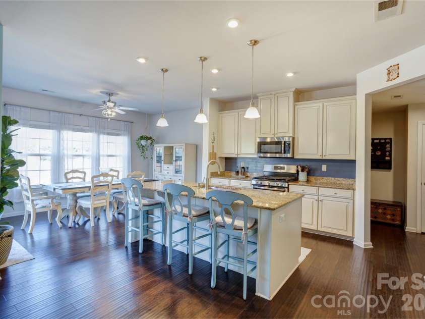 2186 Stone Pile Drive, Concord, NC 28025.  MLS# CAR4360856, YatesRealty ID 9453. Bright Kitchen