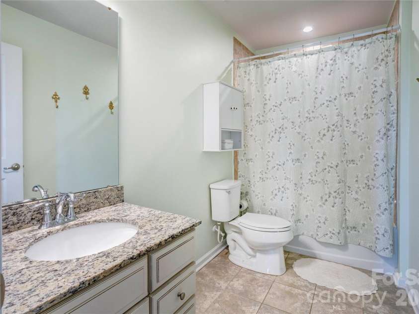 2186 Stone Pile Drive, Concord, NC 28025.  MLS# CAR4360856, YatesRealty ID 9453. Full Bath - 2nd Level