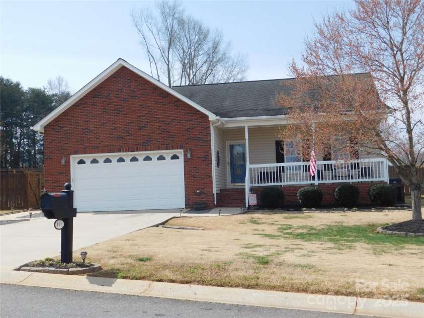 101 Brookview Drive, Shelby, NC 28152.  MLS# CAR4231823, YatesRealty ID 9454. Front View
