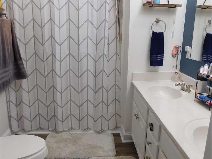 101 Brookview Drive, Shelby, NC 28152.  MLS# CAR4231823, YatesRealty ID 9454. Mater Bathroom