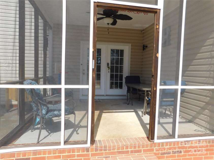 101 Brookview Drive, Shelby, NC 28152.  MLS# CAR4231823, YatesRealty ID 9454. Screen in patio