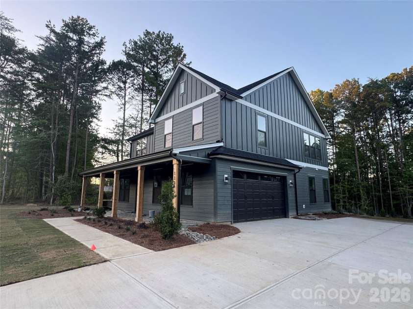 135 Parkdale Drive, Belmont, NC 28012.  MLS# CAR4347318, YatesRealty ID 9454. 