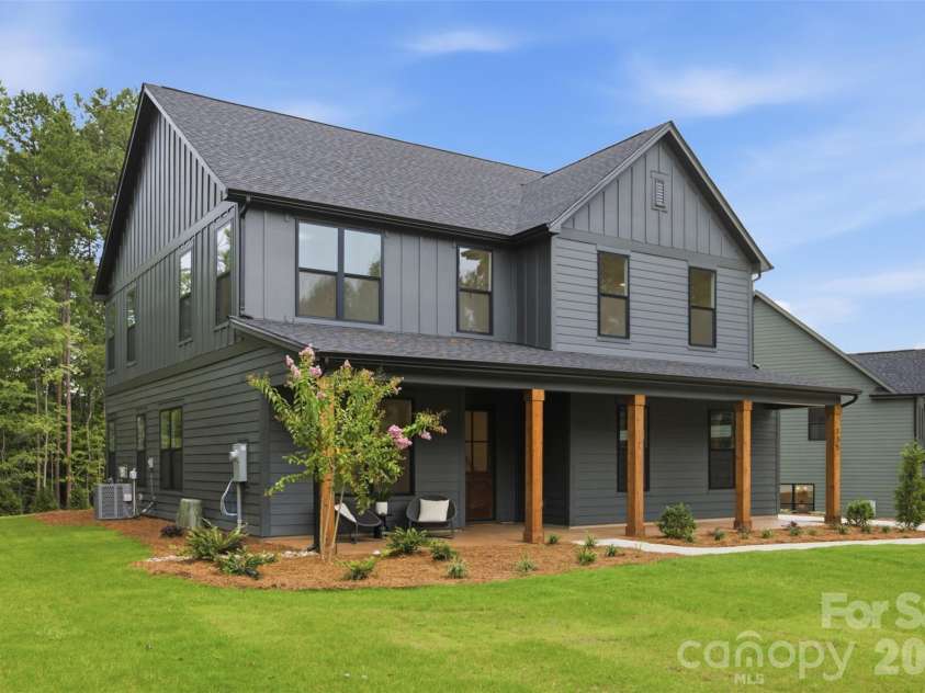 135 Parkdale Drive, Belmont, NC 28012.  MLS# CAR4415123, YatesRealty ID 9454. 