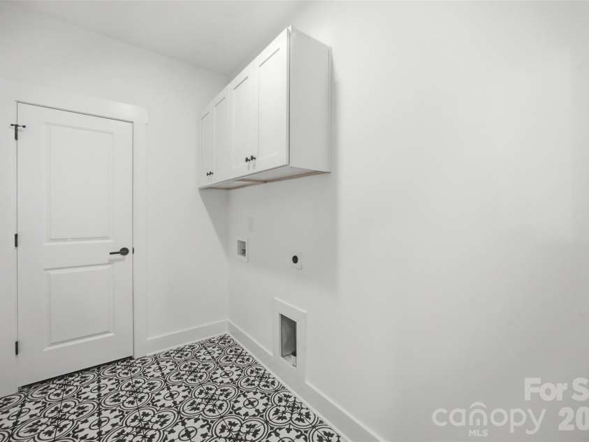 135 Parkdale Drive, Belmont, NC 28012.  MLS# CAR4415123, YatesRealty ID 9454. Laundry room