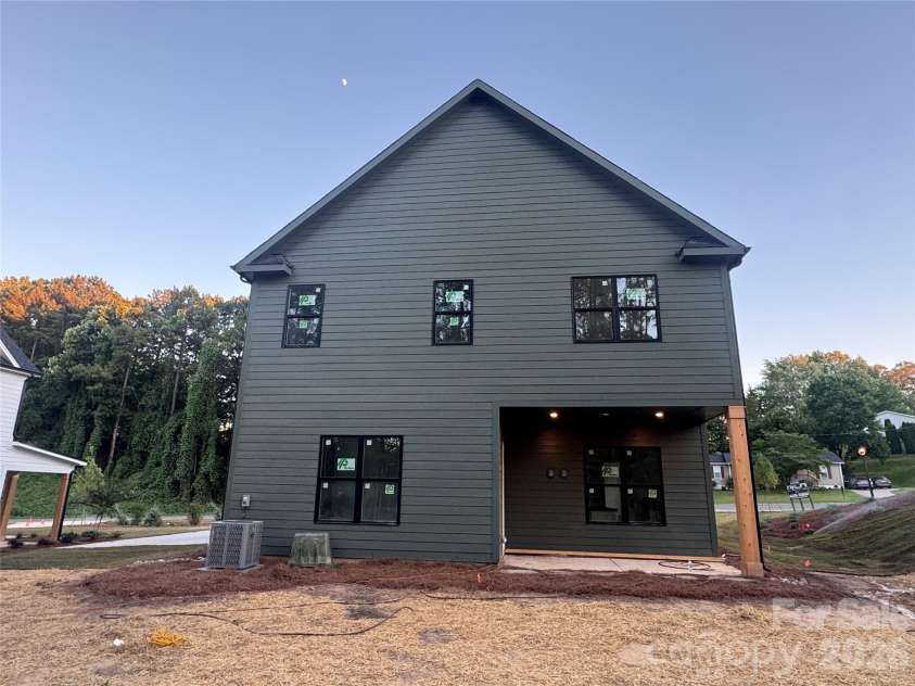 205 Parkdale Drive, Belmont, NC 28012.  MLS# CAR4347319, YatesRealty ID 9455. 