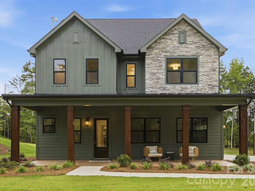 205 Parkdale Drive, Belmont, NC 28012.  MLS# CAR4415127, YatesRealty ID 9455. 