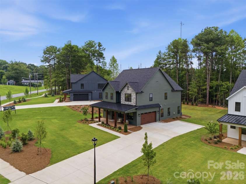205 Parkdale Drive, Belmont, NC 28012.  MLS# CAR4415127, YatesRealty ID 9455. 