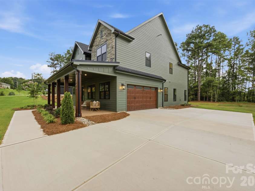 205 Parkdale Drive, Belmont, NC 28012.  MLS# CAR4415127, YatesRealty ID 9455. 