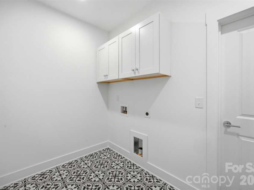 205 Parkdale Drive, Belmont, NC 28012.  MLS# CAR4415127, YatesRealty ID 9455. Laundry room