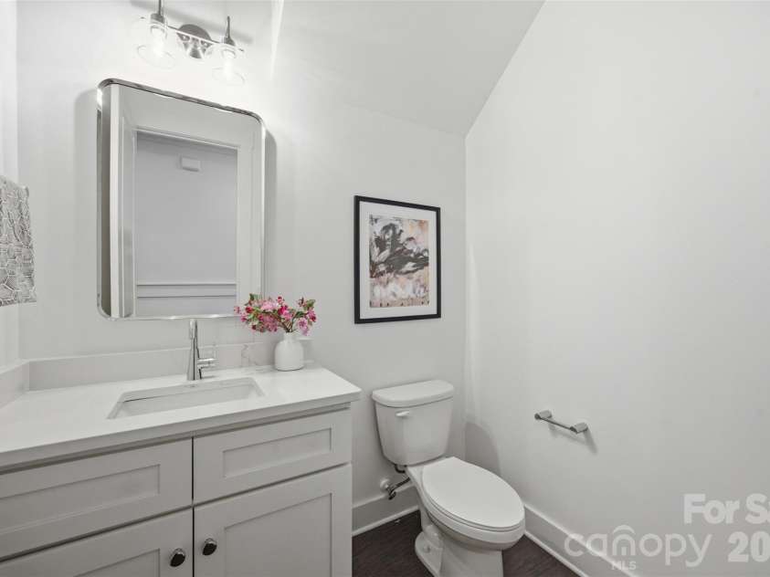 205 Parkdale Drive, Belmont, NC 28012.  MLS# CAR4415127, YatesRealty ID 9455. Main level half bathroom
